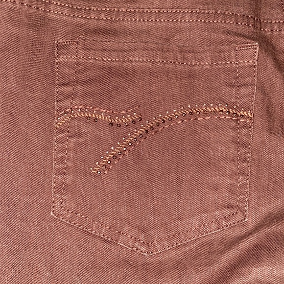 GLORIA VANDERBILT Amanda brown jean’s rhinestone back pockets size 12 average - Picture 11 of 15